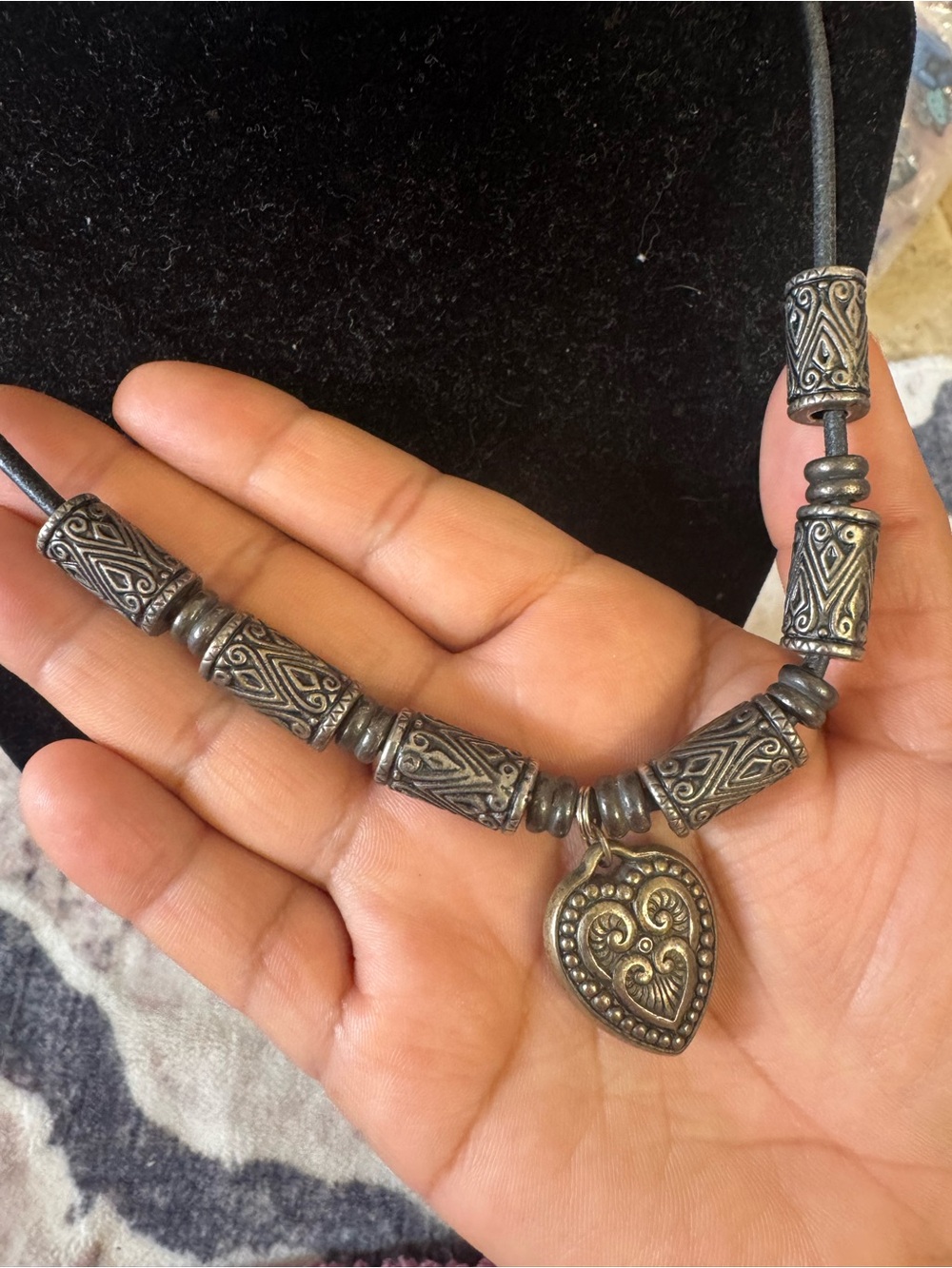 Antique silver heart pedant necklace - Picture 2 of 3